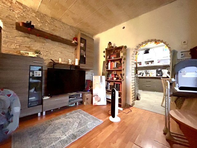 Eladó családi ház, Komáromban 25 M Ft, 3 szobás