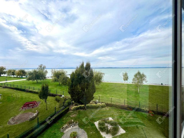Eladó téglalakás, Siófokon 195 M Ft, 4 szobás