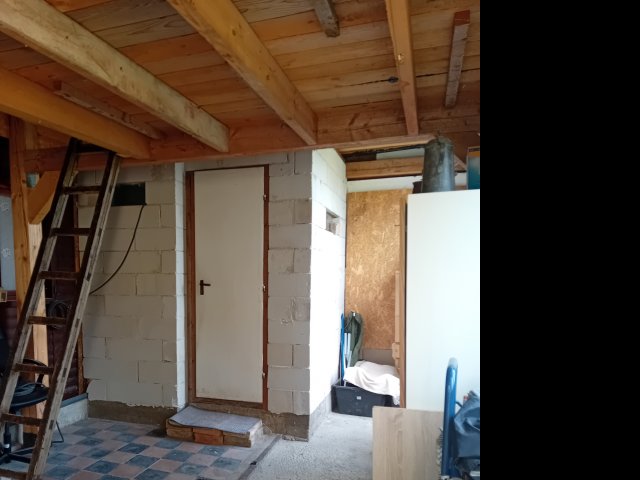 Eladó családi ház, Csákváron 23.9 M Ft, 1 szobás