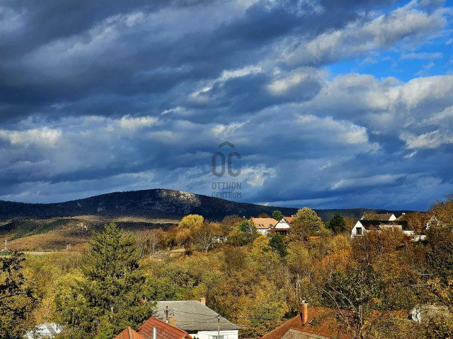 Eladó családi ház, Solymáron 144 M Ft, 3 szobás