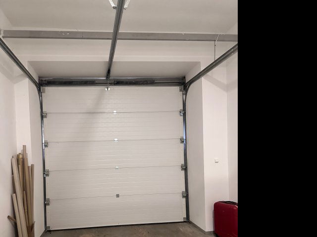 Kiadó ipari ingatlan, Tatán 550 E Ft / hó / költözzbe.hu