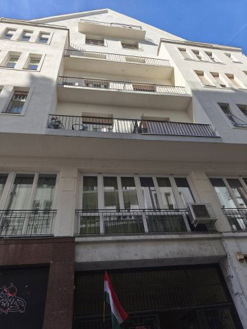 Eladó téglalakás, Budapesten, V. kerületben 102 M Ft, 2 szobás