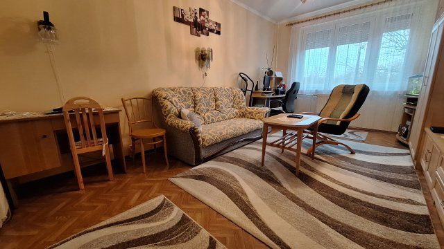Eladó panellakás, Dunaújvárosban 33 M Ft, 1+1 szobás