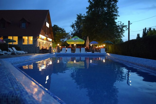 Eladó hotel, Gyenesdiáson 2150 M Ft / költözzbe.hu