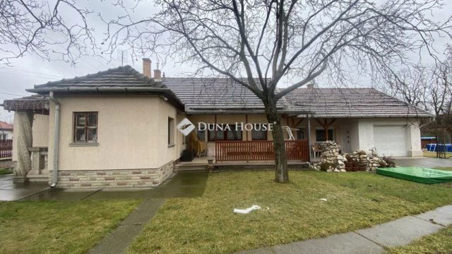 Eladó családi ház, Dunaharasztin 115 M Ft, 3 szobás