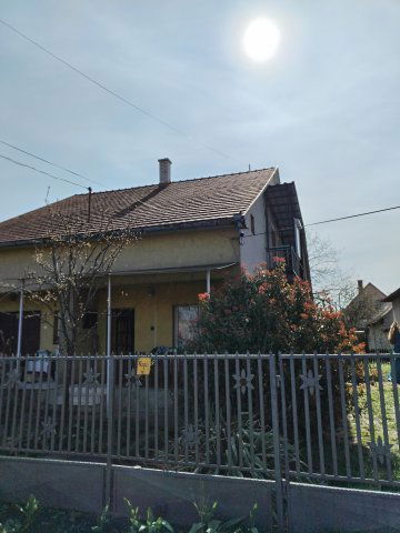 Eladó családi ház, Hajdúszoboszlón 63.9 M Ft, 4+1 szobás