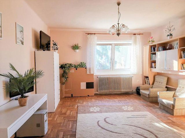 Eladó családi ház, Gödön 114.9 M Ft, 6+1 szobás