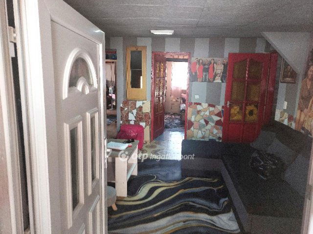 Eladó családi ház, Szabadszálláson 21.2 M Ft, 4+1 szobás