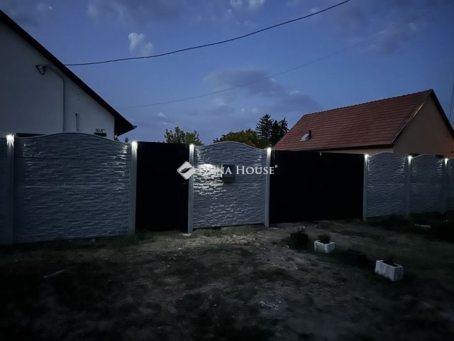 Eladó családi ház, Tápióságon 71.5 M Ft, 4 szobás