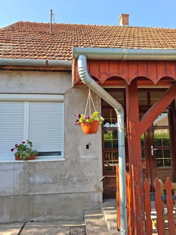 Eladó családi ház, Szabadszálláson 38.8 M Ft, 3 szobás