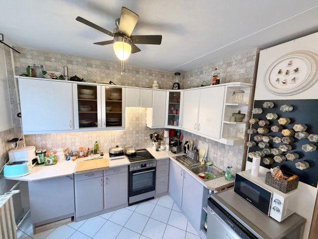 Eladó panellakás, Pécsett 44.9 M Ft, 2 szobás