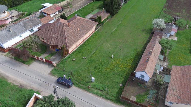 Eladó ikerház, Debrecenben 95 M Ft, 4 szobás