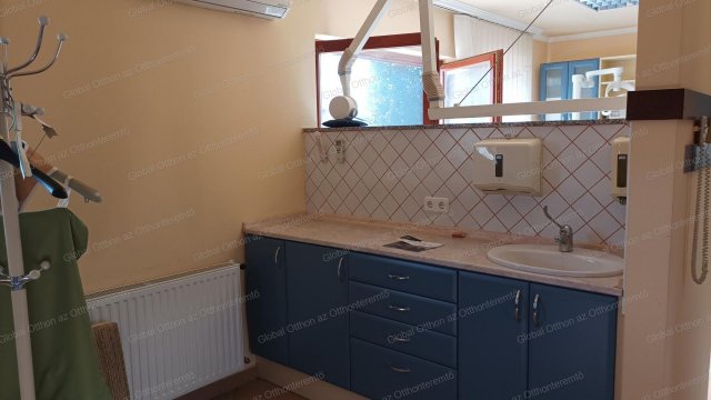 Kiadó üzlethelyiség, Mosonmagyaróváron 254 E Ft / hó