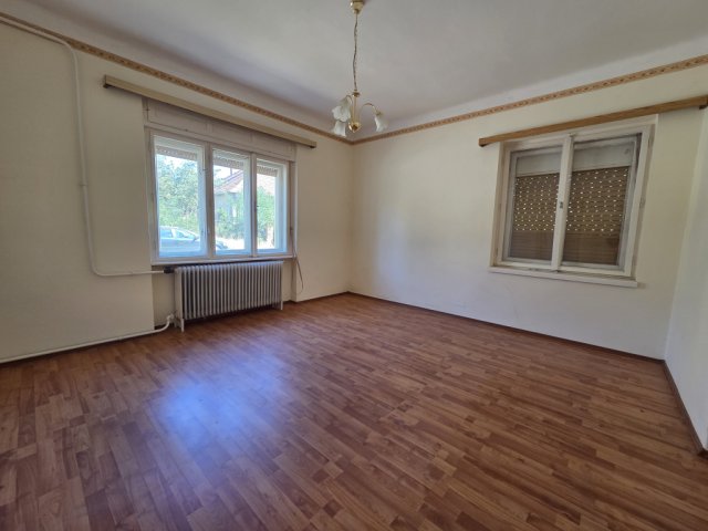Eladó családi ház, Kiskunlacházán 49.9 M Ft, 4+1 szobás