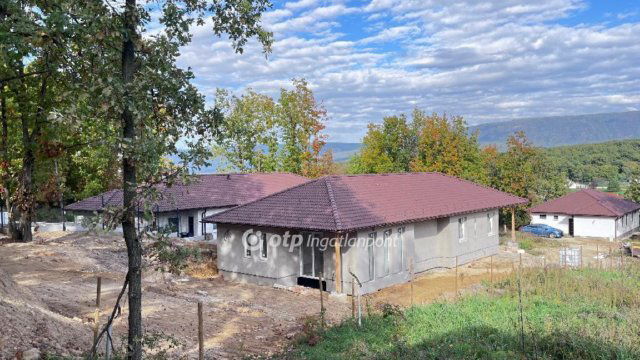 Eladó téglalakás, Pilisjászfalun 129.842 M Ft, 4 szobás