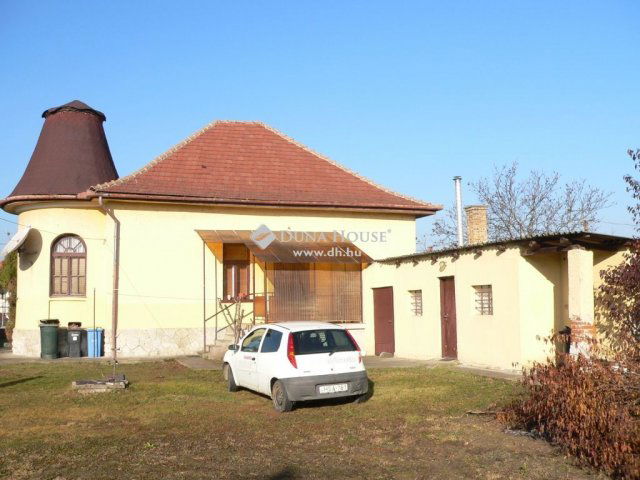 Eladó családi ház, Szikszón 19.9 M Ft, 3 szobás