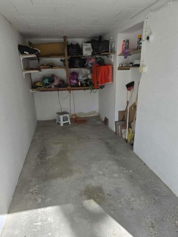 Eladó garázs, Pécsett 6 M Ft / költözzbe.hu