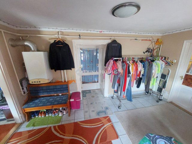 Eladó családi ház, Tiszakécskén 60 M Ft, 3 szobás