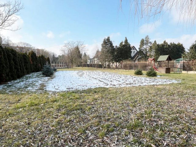 Eladó családi ház, Szombathelyen 269.5 M Ft, 5 szobás