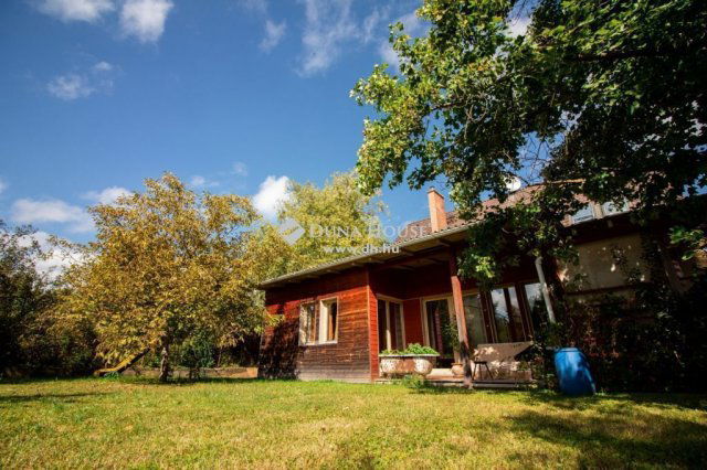 Eladó családi ház, Nagykovácsiban 189.9 M Ft, 8 szobás