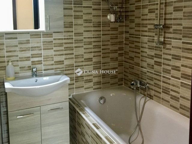 Eladó téglalakás, Budapesten, XVI. kerületben 59.9 M Ft