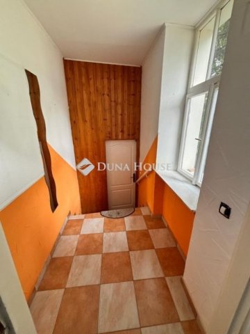 Eladó téglalakás, Székesfehérvárott 48.5 M Ft, 1 szobás