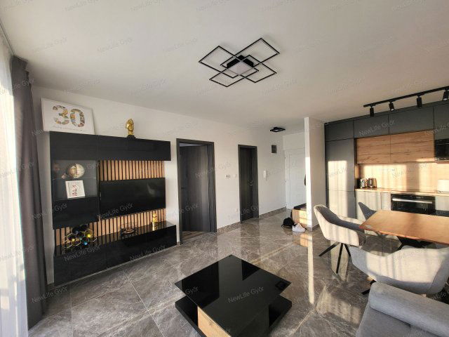 Eladó téglalakás, Győrött 61.5 M Ft, 2 szobás