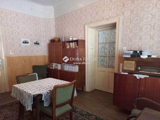 Eladó családi ház, Szekszárdon 31 M Ft, 4 szobás