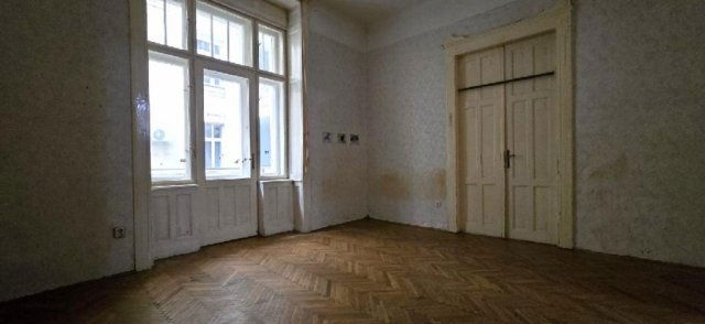 Eladó téglalakás, Budapesten, VI. kerületben 69.9 M Ft, 2 szobás