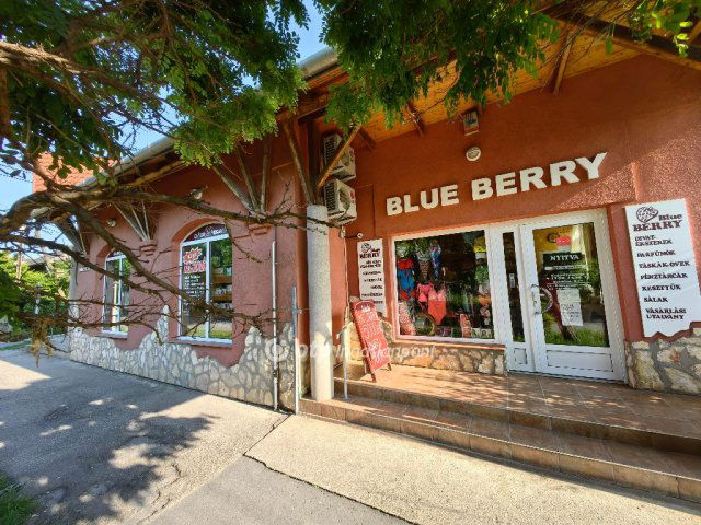 Eladó üzlethelyiség, Kisújszálláson 99 M Ft