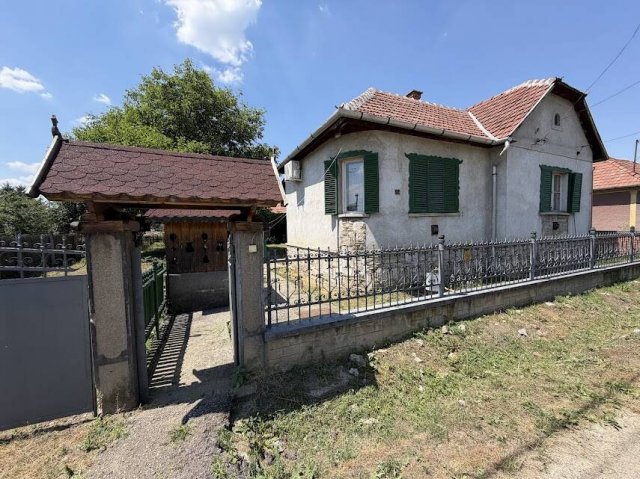 Eladó családi ház, Szendrőn 14 M Ft, 2 szobás