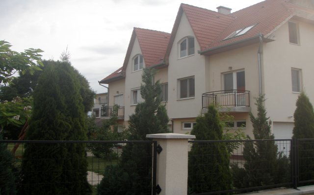Kiadó téglalakás, albérlet, Debrecenben 250 E Ft / hó, 3 szobás