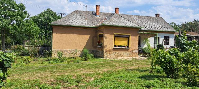 Eladó családi ház, Alsóújlakon 21.9 M Ft, 2 szobás