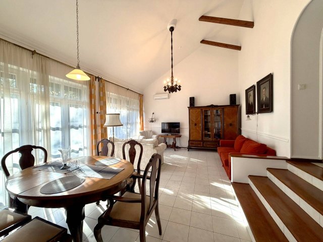 Eladó családi ház, Debrecenben 329 M Ft, 4 szobás