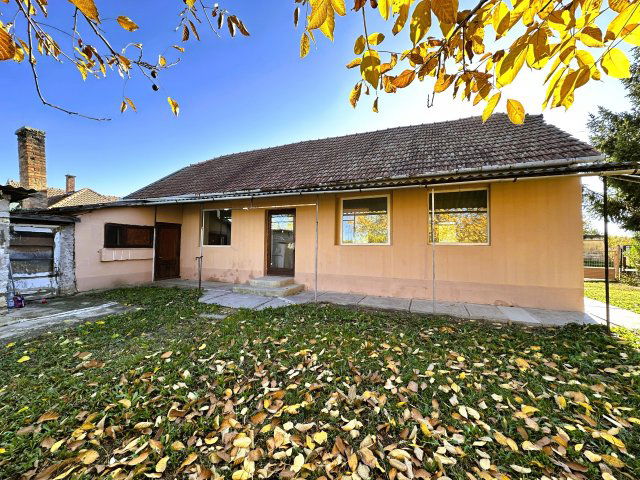 Eladó családi ház, Sarkadon 9.5 M Ft, 3 szobás