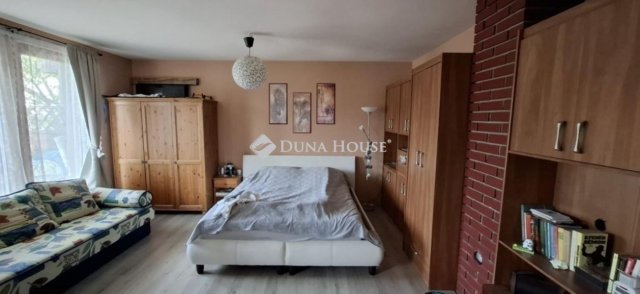 Eladó családi ház, Vecsésen 149.999 M Ft, 5 szobás