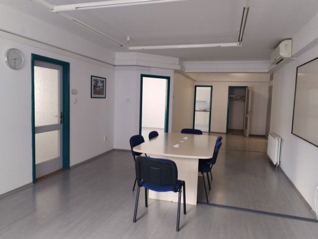 Kiadó iroda, Győrött 108 E Ft / hó, 8 szobás