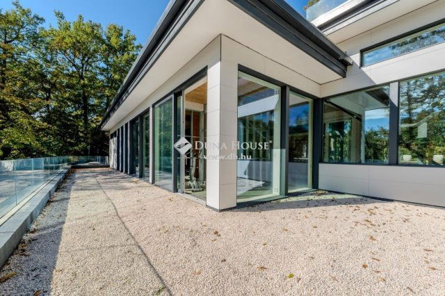 Eladó nyaraló, Pilisszentkereszten 698.4 M Ft, 6 szobás