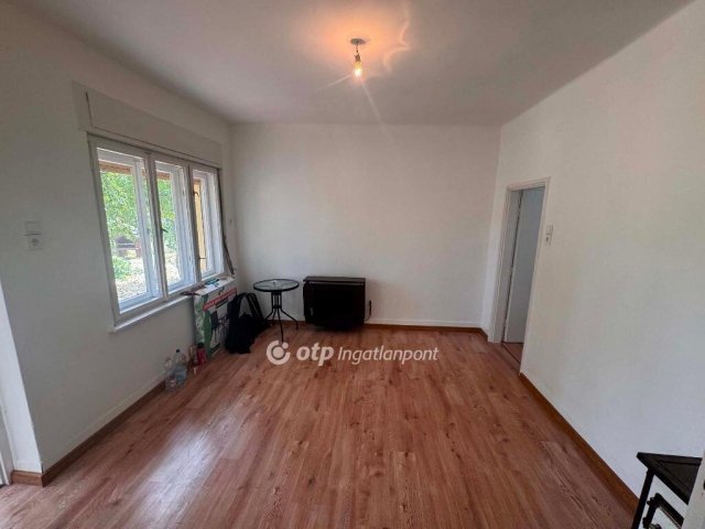 Eladó családi ház, Szentmártonkátán 36.99 M Ft, 2 szobás