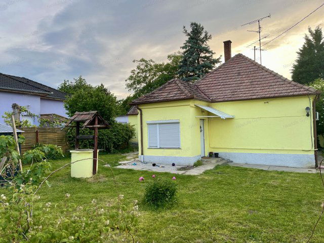 Eladó családi ház, Győrött 48 M Ft, 3 szobás