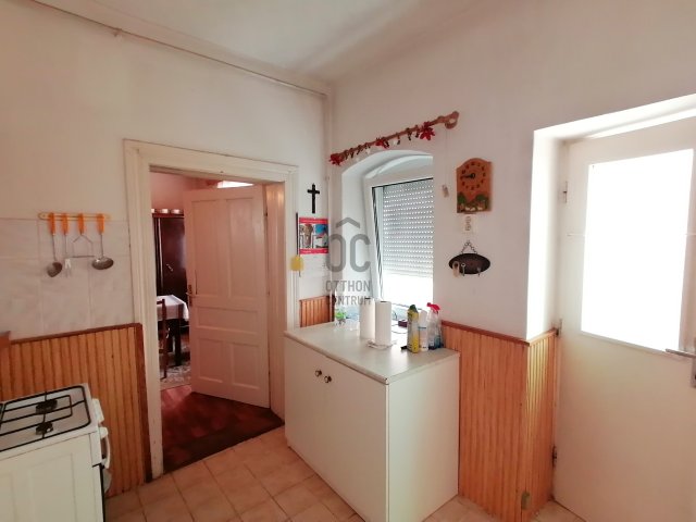 Eladó családi ház, Nardán 31.9 M Ft, 2 szobás