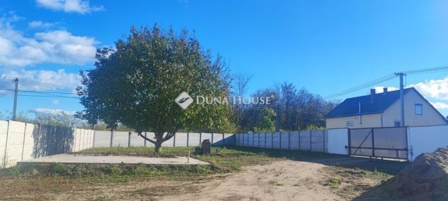 Eladó családi ház, Tóalmáson 90 M Ft, 3 szobás