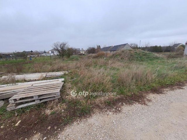 Eladó telek, Hajmáskéren 12 M Ft / költözzbe.hu