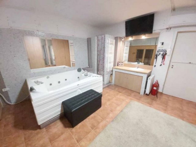 Eladó családi ház, Pécsett 99.9 M Ft, 4 szobás