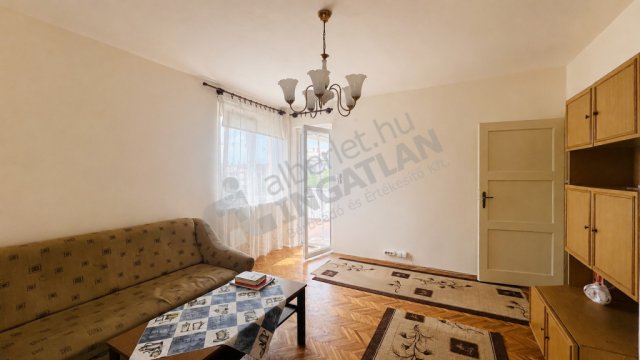 Kiadó téglalakás, albérlet, IV. kerületben, Szent László téren