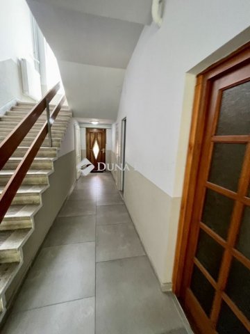 Eladó üzlethelyiség, Dunaújvárosban 339 M Ft