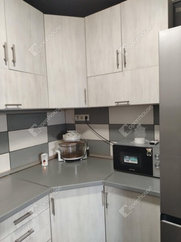 Eladó családi ház, Szegeden 76.5 M Ft, 4 szobás