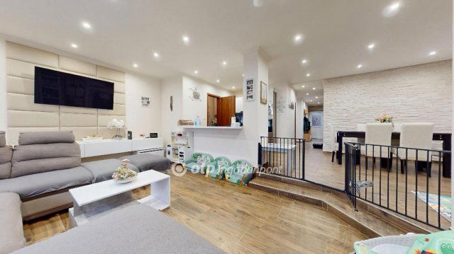 Eladó családi ház, Nyírbátorban 67.8 M Ft, 3 szobás