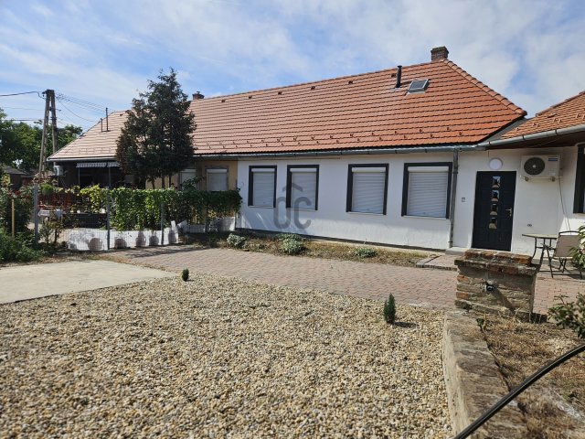Eladó téglalakás, Szekszárdon, Damjanich utcában 42.5 M Ft