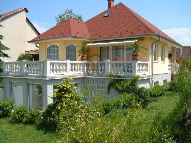 Eladó családi ház, Budakalászon 298.43 M Ft, 6 szobás
